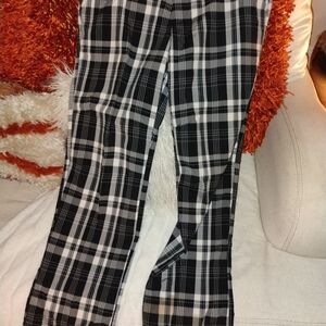 Izod Black and White Plaid Golf Pants with Lime Accent